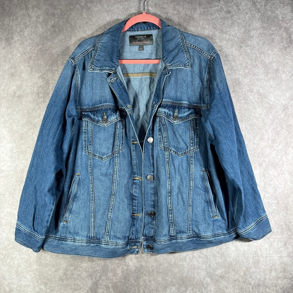 Torrid Trucker Jean Jacket Womens 2X Blue Denim Button Front Medium Wash Stretch